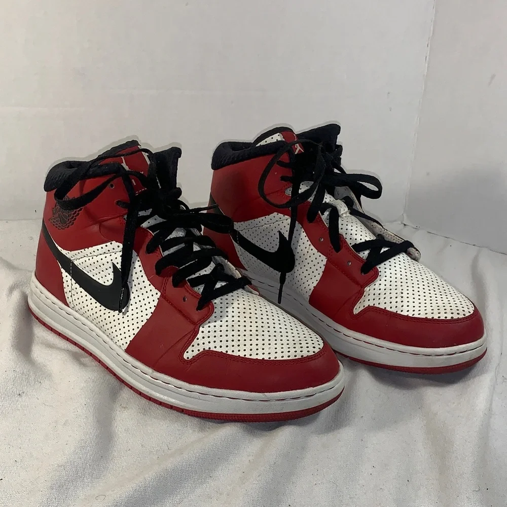 Air Jordan 1 Retro Flyknit Alpha ‘Chicago’ Red and White Sneakers